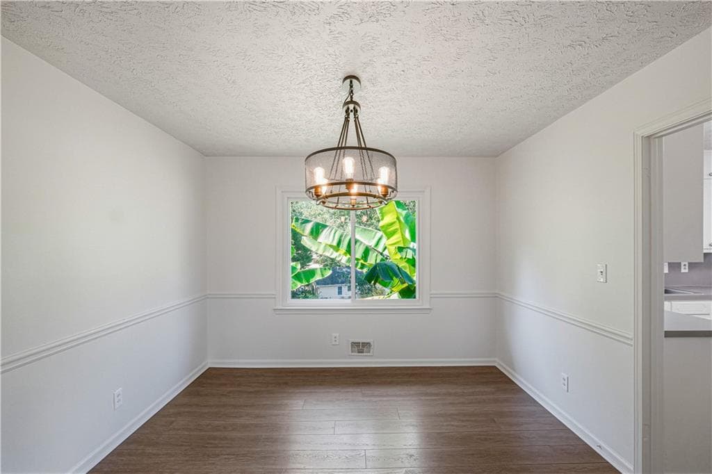 4 bedroom, 3 bathroom, 2,141 sq ft single family residence for sale at 5265 Corinth Circle, Stone Mountain, GA 30087 — photo 7