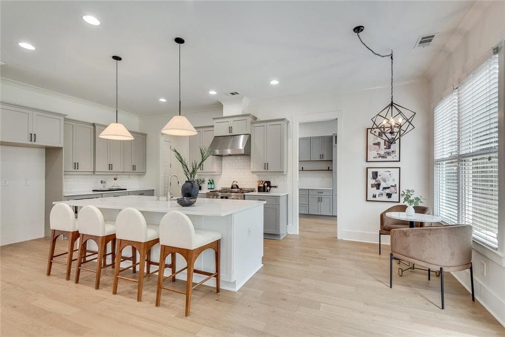 5 bedroom, 4 bathroom, 3,955 sq ft single family residence for sale at 1536 Sylvester Circle, Atlanta, GA 30316 — photo 2