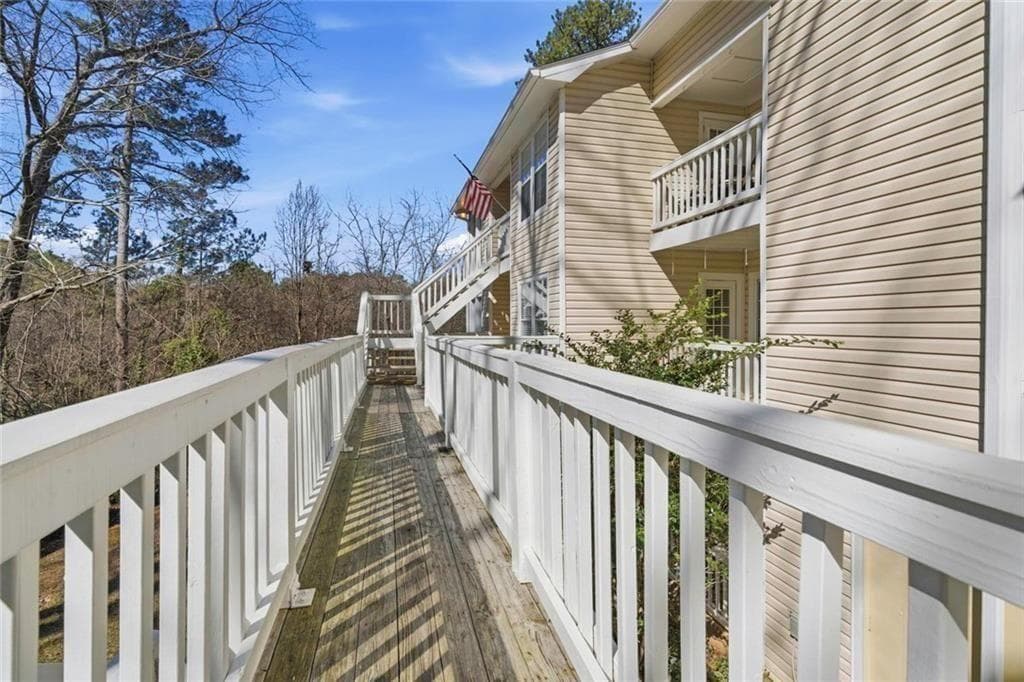 2 bedroom, 2 bathroom, 1,316 sq ft condominium for sale at 402 SE Countryside Place 402, Smyrna, GA 30080 — photo 4
