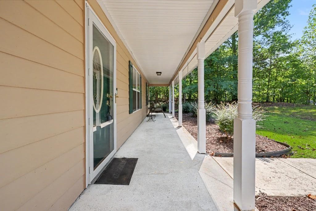 3 bedroom, 2 bathroom, 1,632 sq ft single family residence for sale at 129 Buckeye Point, Commerce, GA 30530 — photo 6