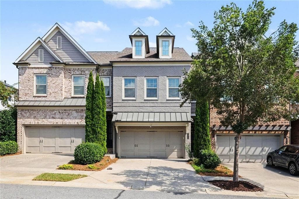 3 bedroom, 4 bathroom, 2,600 sq ft townhouse for sale at 1011 Milhaven Drive, Roswell, GA 30076