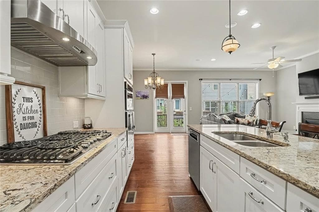 3 bedroom, 4 bathroom, 2,600 sq ft townhouse for sale at 1011 Milhaven Drive, Roswell, GA 30076 — photo 8