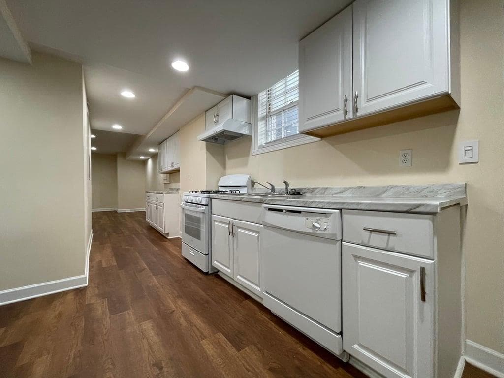 2 bedroom, 1 bathroom, 1,395 sq ft single family residence for rent at 2106 Pawnee Drive BASEMENT, Marietta, GA 30067 for $1,700 a month — photo 6