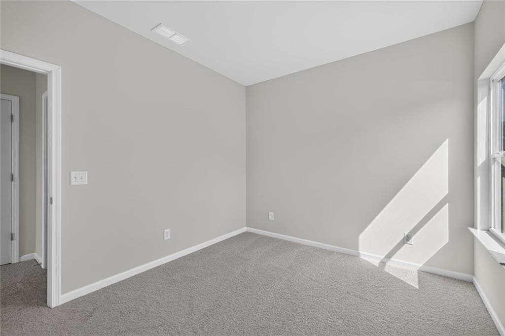 4 bedroom, 3 bathroom, 2,053 sq ft single family residence for sale at 139 Shire Loop, Calhoun, GA 30701 — photo 8