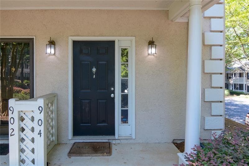2 bedroom, 2 bathroom, 1,302 sq ft condominium for sale at 904 Peachtree Forest Terrace, Peachtree Corners, GA 30092 — photo 2