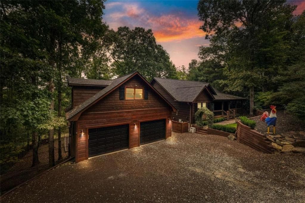 4 bedroom, 5 bathroom, 4,160 sq ft single family residence for sale at 199 Fox Run Drive, Blue Ridge, GA 30513