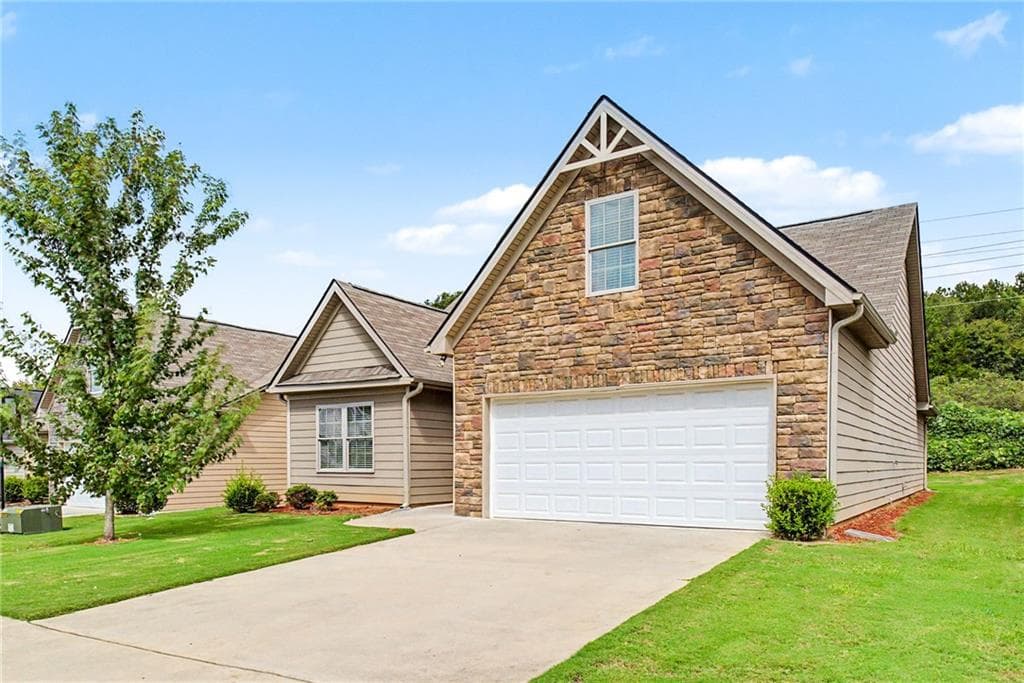 4 bedroom, 4 bathroom, 2,139 sq ft single family residence for sale at 123 W Lexington Avenue, Griffin, GA 30223 — photo 2