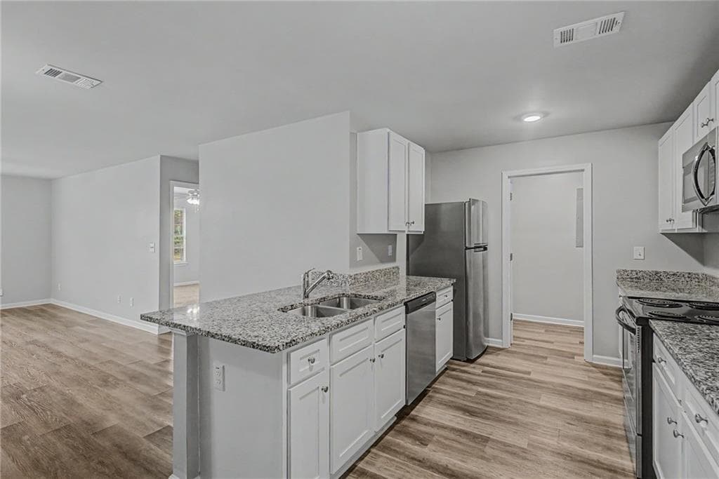 4 bedroom, 4 bathroom, 2,139 sq ft single family residence for sale at 123 W Lexington Avenue, Griffin, GA 30223 — photo 8