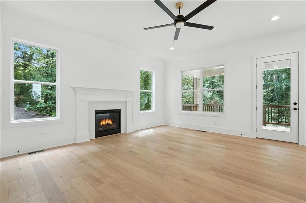 3 bedroom, 3 bathroom, 2,066 sq ft single family residence for sale at 1673 Crestridge Drive, Marietta, GA 30067 — photo 5