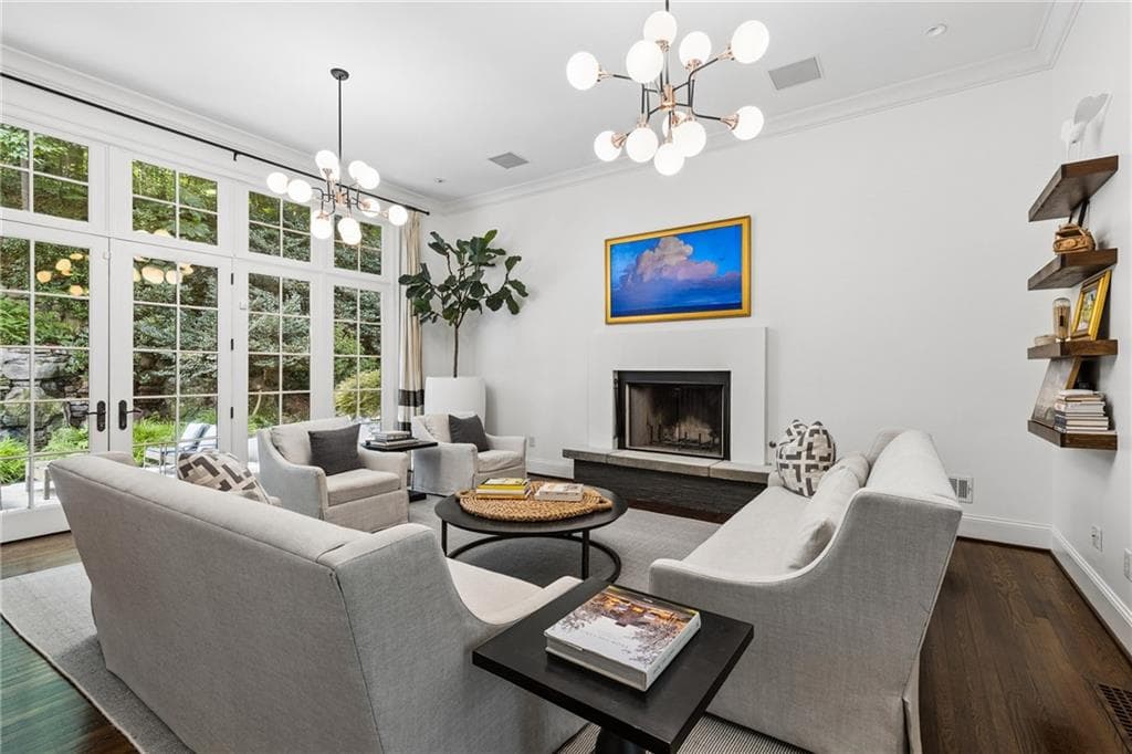 5 bedroom, 6 bathroom, 5,604 sq ft single family residence for sale at 544 Hollydale Court, Atlanta, GA 30342 — photo 6