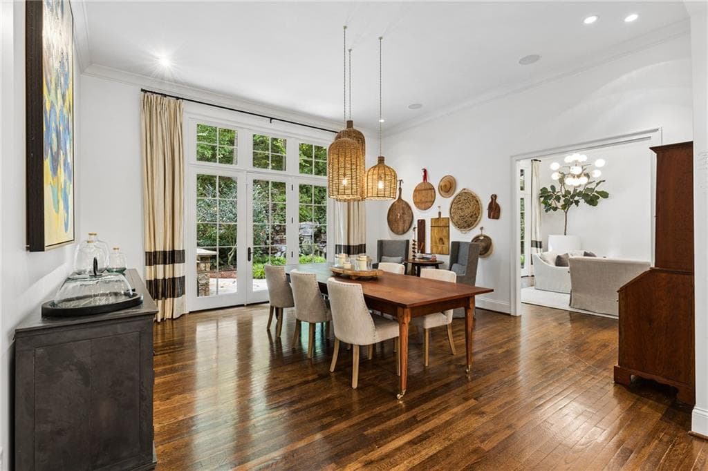 5 bedroom, 6 bathroom, 5,604 sq ft single family residence for sale at 544 Hollydale Court, Atlanta, GA 30342 — photo 8