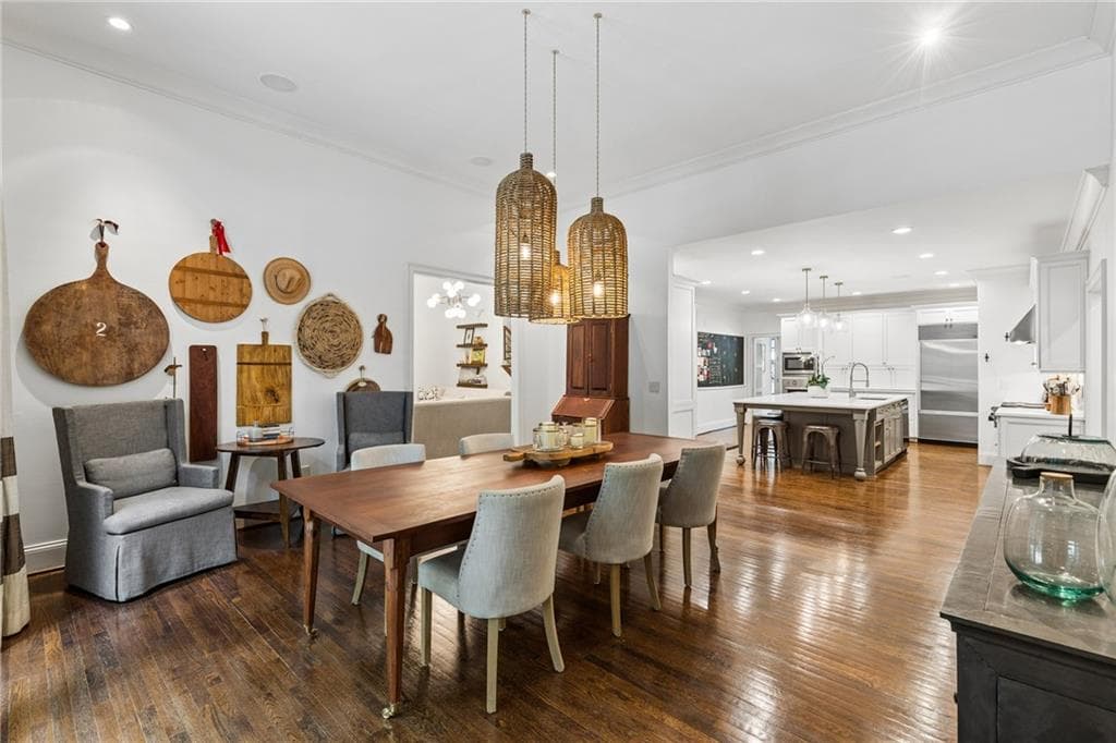 5 bedroom, 6 bathroom, 5,604 sq ft single family residence for sale at 544 Hollydale Court, Atlanta, GA 30342 — photo 9