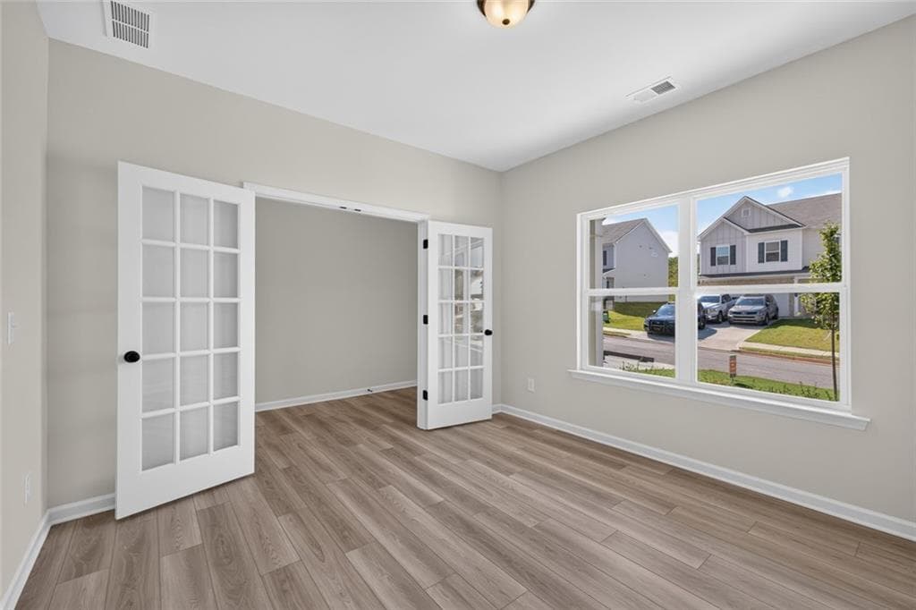 4 bedroom, 3 bathroom, 2,372 sq ft single family residence for sale at 115 Shire Loop, Calhoun, GA 30701 — photo 5