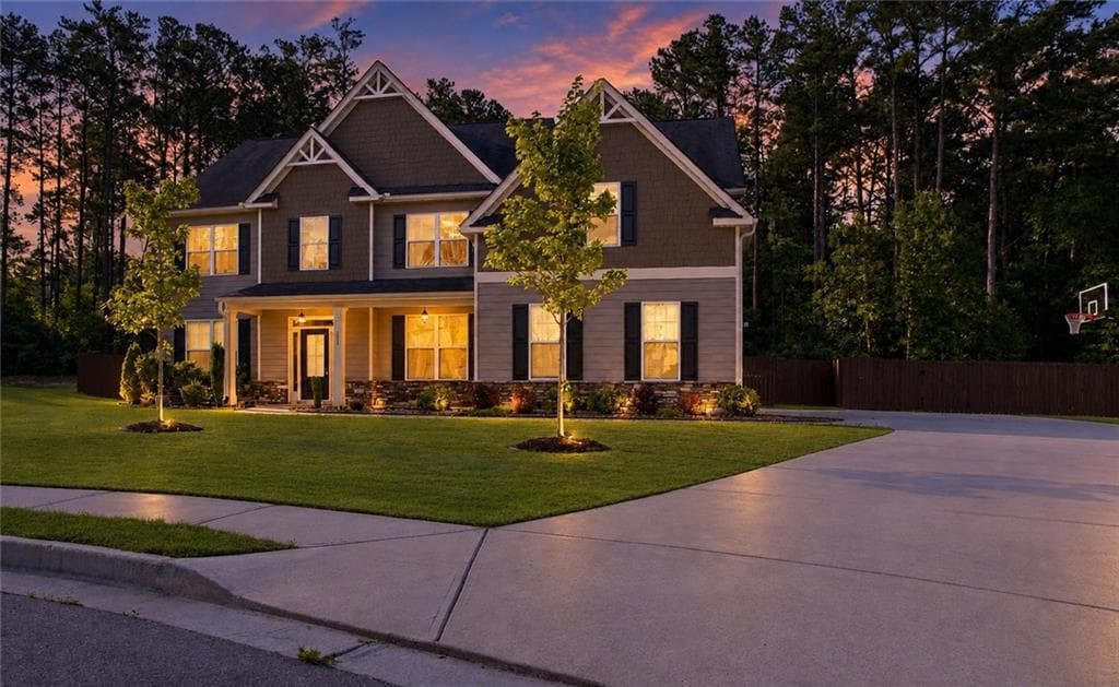 6 bedroom, 6 bathroom, 4,200 sq ft home for sale at 289 Greighmoor Court, Loganville, GA