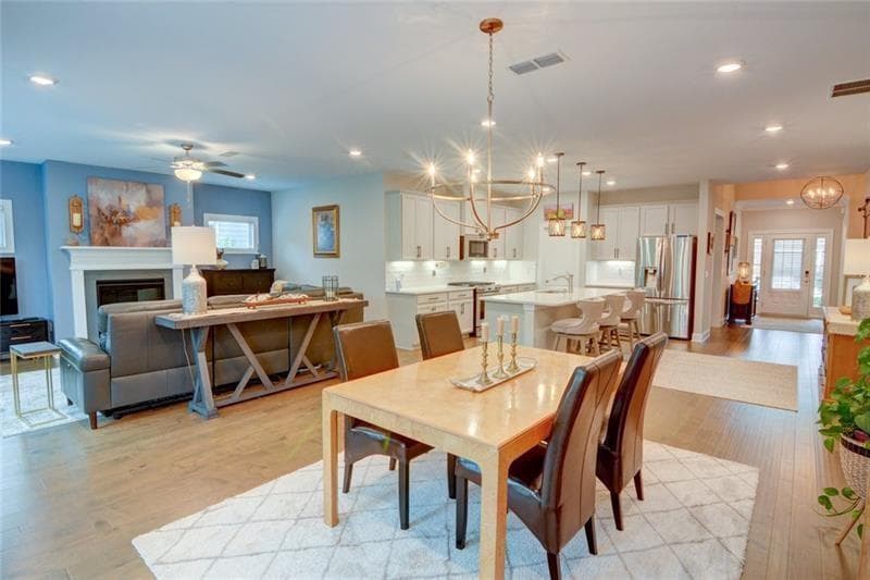 3 bedroom, 3 bathroom, 2,803 sq ft single family residence for sale at 3505 Townley Lane, Cumming, GA 30040 — photo 3