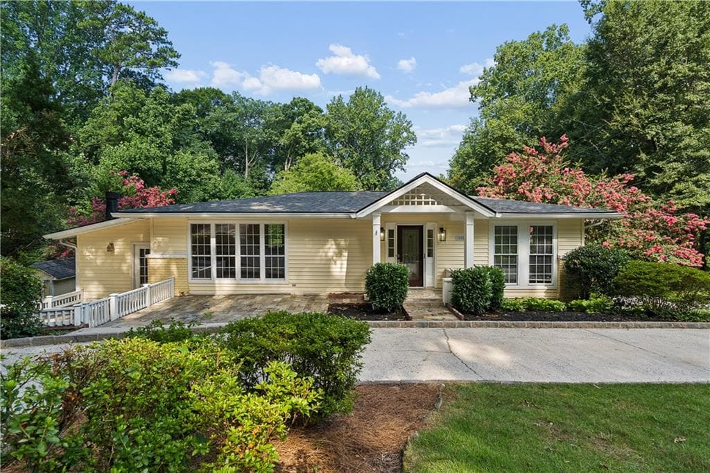 4 bedroom, 5 bathroom, 3,722 sq ft single family residence for sale at 1055 Lee Circle, Atlanta, GA 30324 — photo 1 of 46