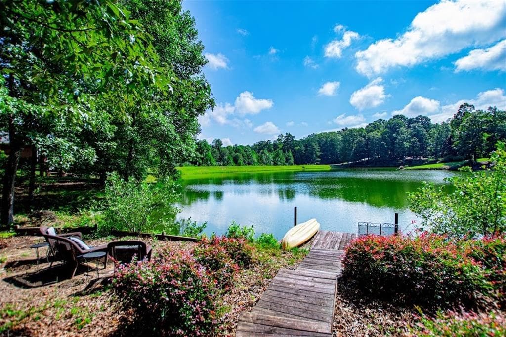 5 bedroom, 4 bathroom, 4,628 sq ft single family residence under contract at 308 Laurel Lakes Drive, Carrollton, GA 30116 — photo 2
