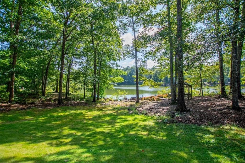 5 bedroom, 4 bathroom, 4,628 sq ft single family residence under contract at 308 Laurel Lakes Drive, Carrollton, GA 30116 — photo 4