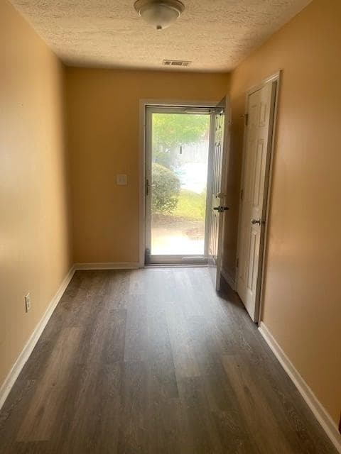 3 bedroom, 3 bathroom, 1,900 sq ft townhouse for sale at 2083 Manhattan Parkway, Decatur, GA 30035 — photo 9