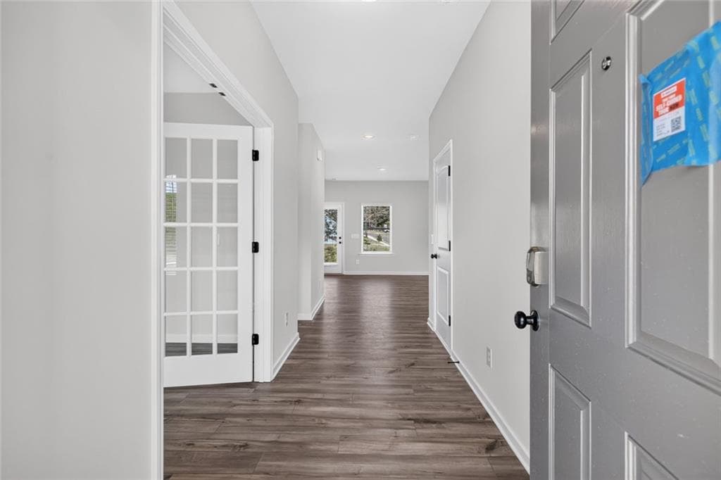 4 bedroom, 3 bathroom, 2,372 sq ft single family residence for sale at 109 Shire Loop, Calhoun, GA 30701 — photo 2