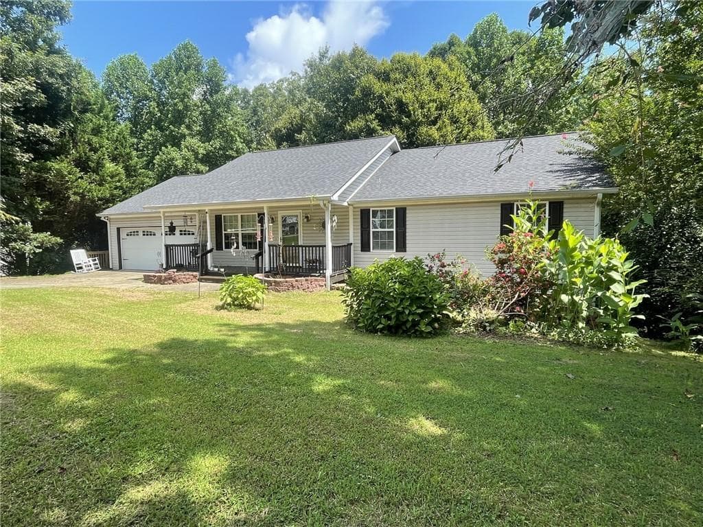 3 bedroom, 2 bathroom, 1,908 sq ft single family residence for sale at 14 RAYELEE Circle, Jasper, GA 30143 — photo 4