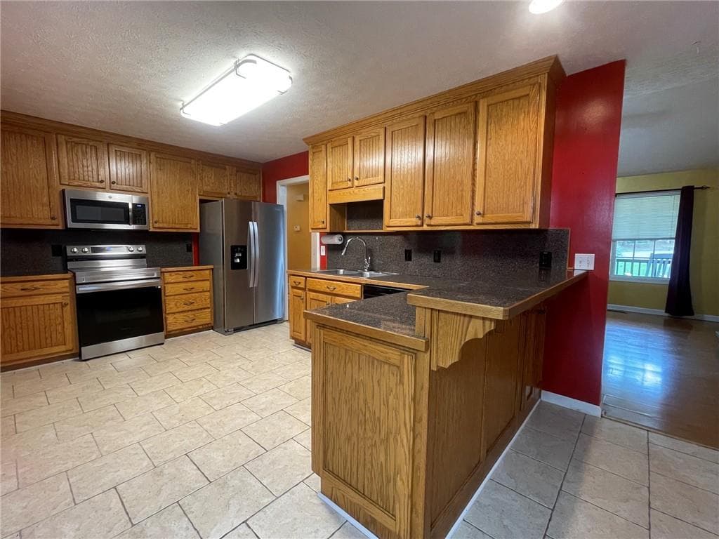 3 bedroom, 2 bathroom, 1,908 sq ft single family residence for sale at 14 RAYELEE Circle, Jasper, GA 30143 — photo 8