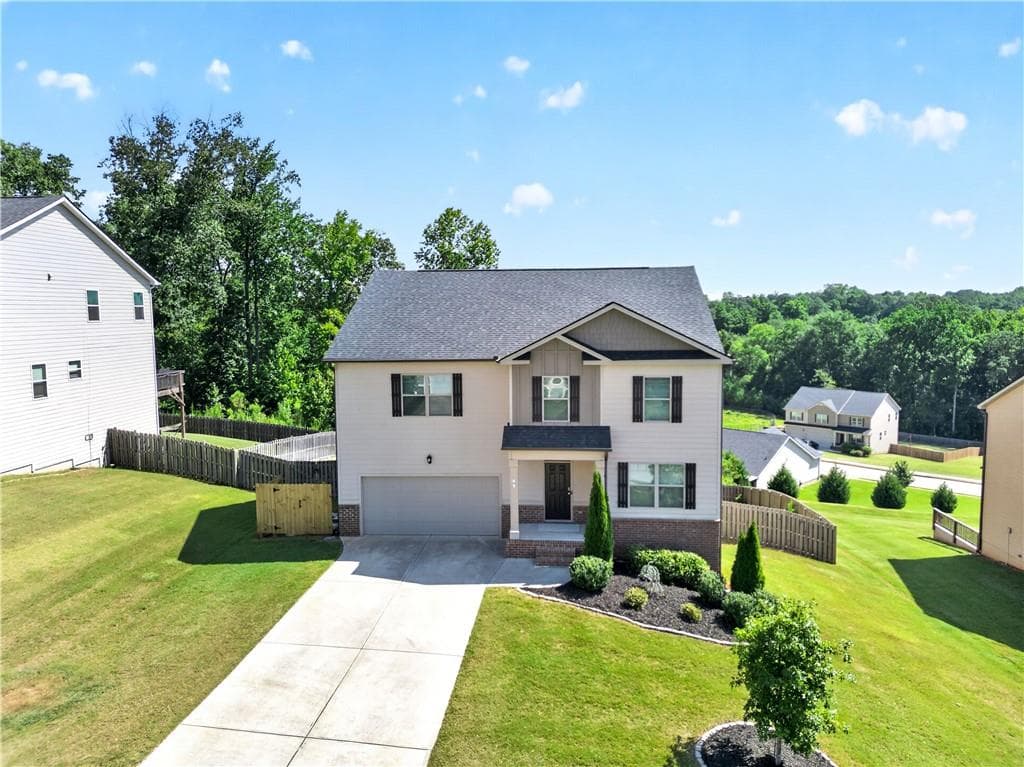 5 bedroom, 3 bathroom, 3,268 sq ft single family residence for sale at 45 Filson Dr, Newnan, GA 30276 — photo 3