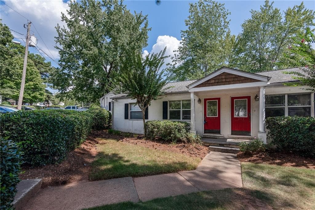 2 bedroom, 1 bathroom, 702 sq ft condominium for sale at 1515 Stone Gate Lane, Atlanta, GA 30317 — photo 4