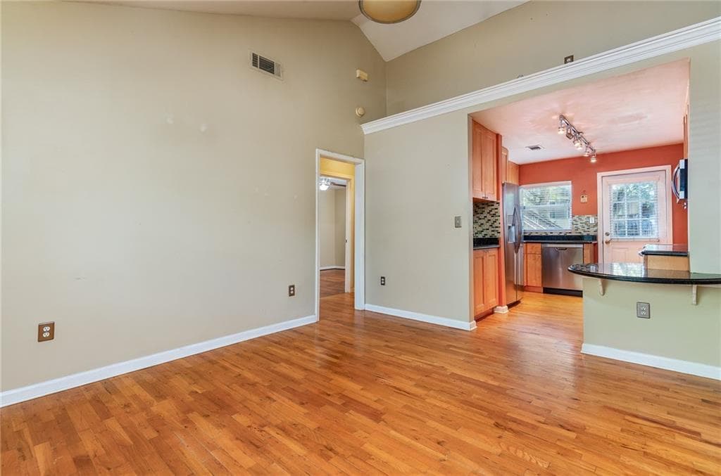 2 bedroom, 1 bathroom, 702 sq ft condominium for sale at 1515 Stone Gate Lane, Atlanta, GA 30317 — photo 8