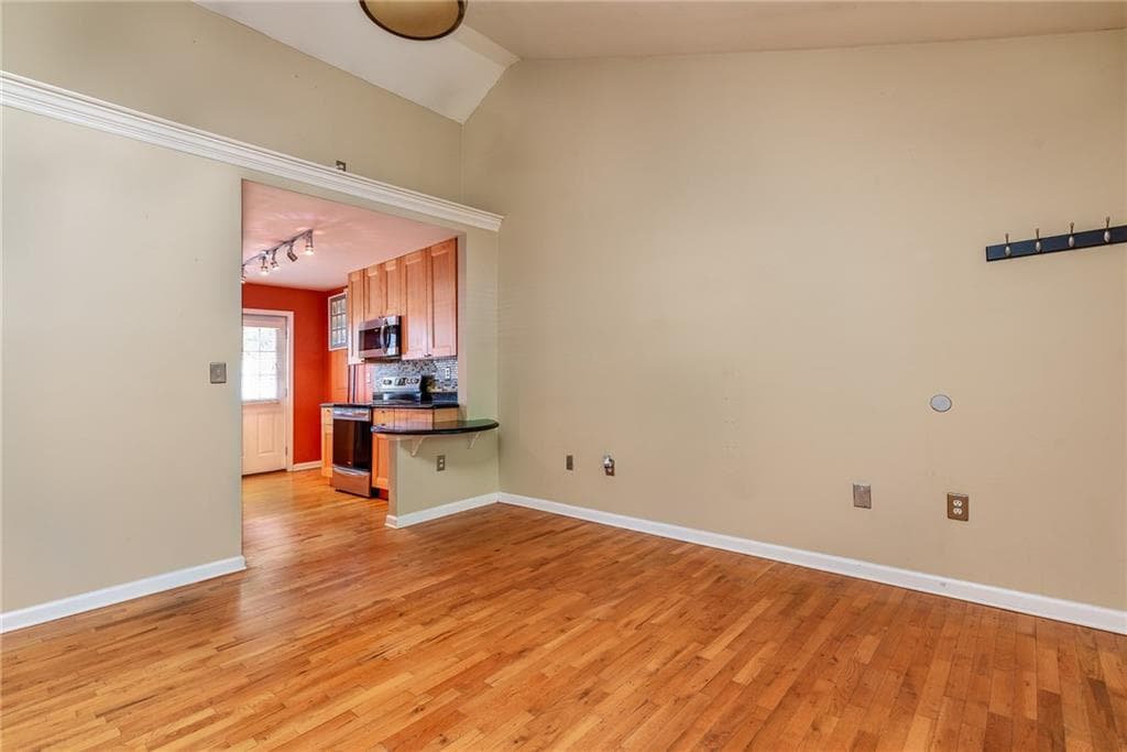 2 bedroom, 1 bathroom, 702 sq ft condominium for sale at 1515 Stone Gate Lane, Atlanta, GA 30317 — photo 9