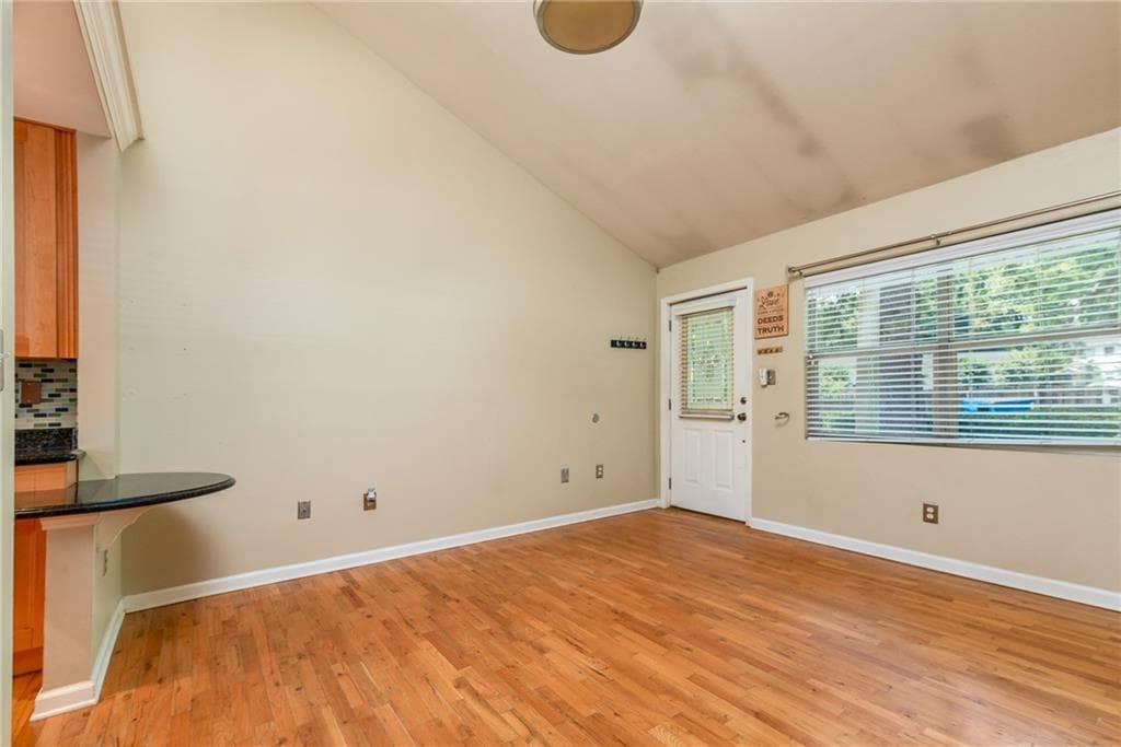 2 bedroom, 1 bathroom, 702 sq ft condominium for sale at 1515 Stone Gate Lane, Atlanta, GA 30317 — photo 10