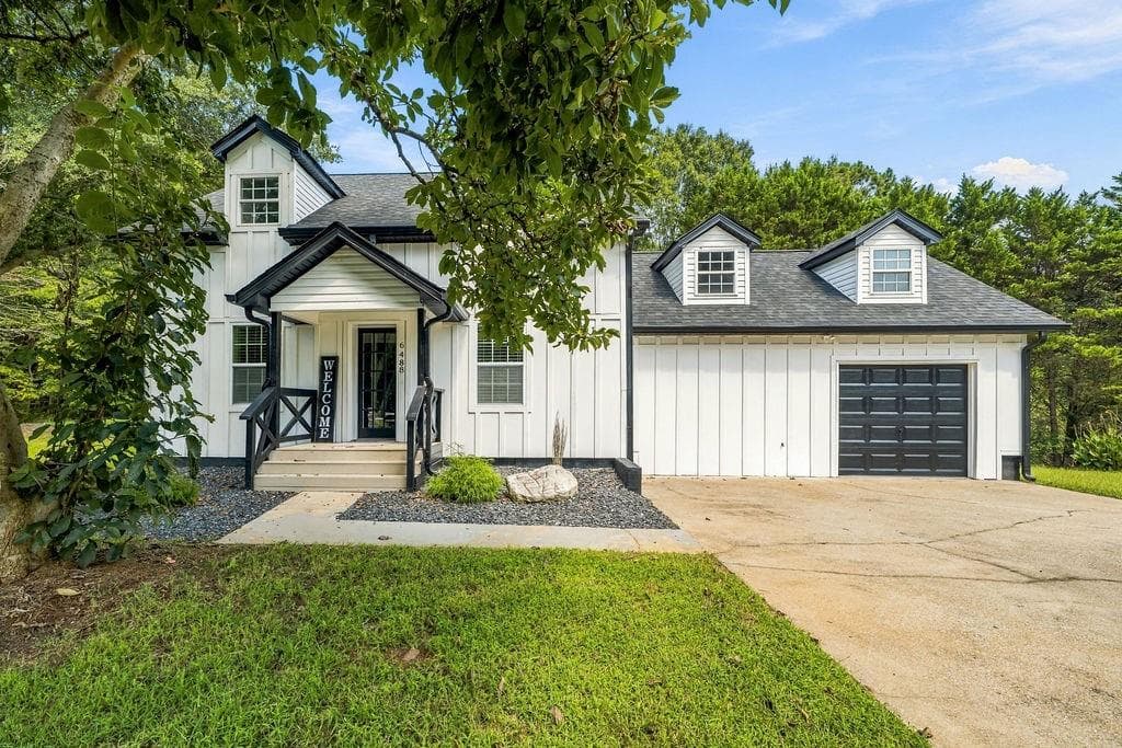 3 bedroom, 3 bathroom, 1,176 sq ft single family residence for sale at 6488 Nebo Road, Hiram, GA 30141 — photo 2