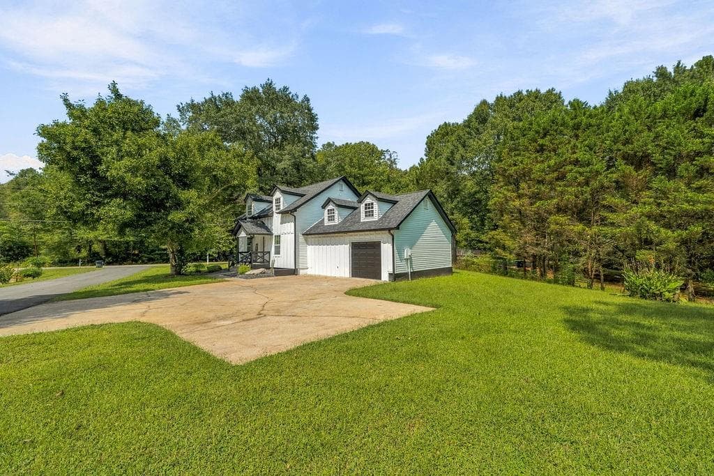 3 bedroom, 3 bathroom, 1,176 sq ft single family residence for sale at 6488 Nebo Road, Hiram, GA 30141 — photo 4