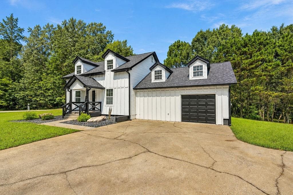 3 bedroom, 3 bathroom, 1,176 sq ft single family residence for sale at 6488 Nebo Road, Hiram, GA 30141 — photo 5