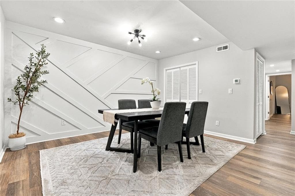 3 bedroom, 2 bathroom, 1,469 sq ft condominium for sale at 6851 Roswell Road Q-15, Sandy Springs, GA 30328 — photo 9