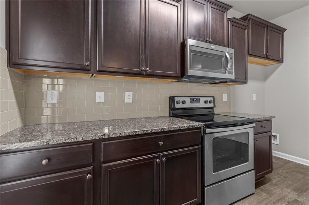 4 bedroom, 3 bathroom, 2,045 sq ft single family residence for rent at 891 Walnut Woods Drive, Braselton, GA 30517 for $2,200 a month — photo 9