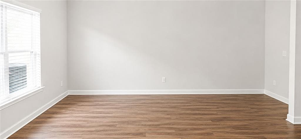 3 bedroom, 3 bathroom, 1,636 sq ft townhouse for sale at 10172 Benton Woods Dr, Covington, GA 30014 — photo 3