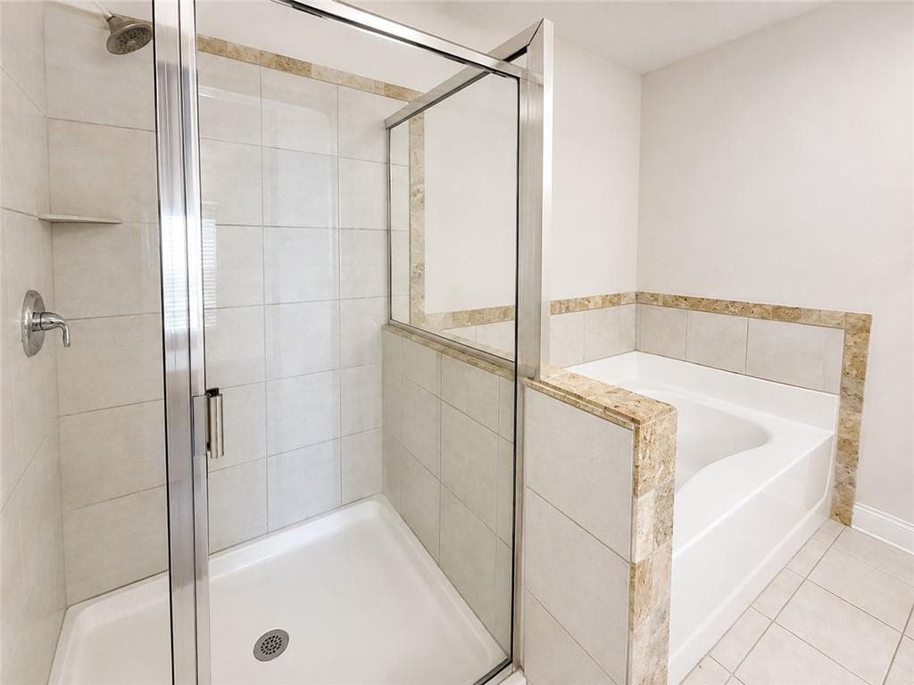 3 bedroom, 3 bathroom, 1,636 sq ft townhouse for sale at 10172 Benton Woods Dr, Covington, GA 30014 — photo 6