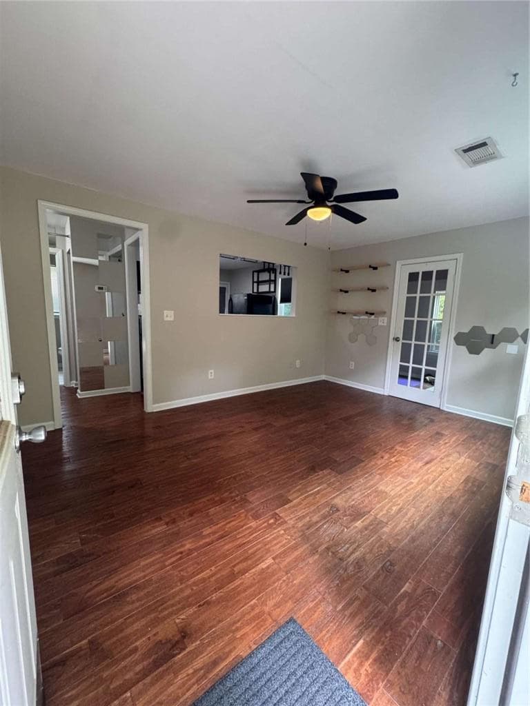 3 bedroom, 1 bathroom, 1,015 sq ft single family residence for rent at 3048 Woodham Way, Atlanta, GA 30316 for $1,950 a month — photo 4