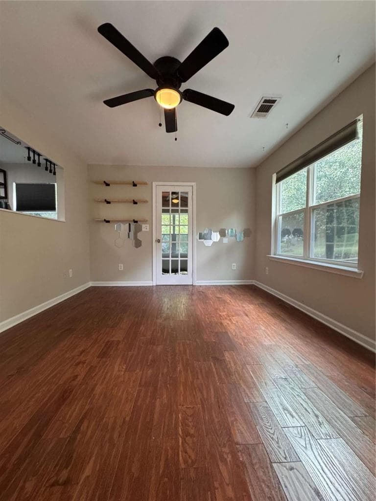 3 bedroom, 1 bathroom, 1,015 sq ft single family residence for rent at 3048 Woodham Way, Atlanta, GA 30316 for $1,950 a month — photo 5