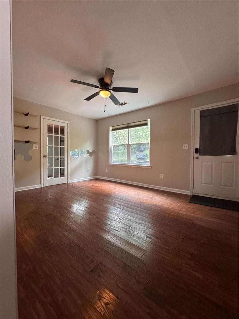 3 bedroom, 1 bathroom, 1,015 sq ft single family residence for rent at 3048 Woodham Way, Atlanta, GA 30316 for $1,950 a month — photo 6