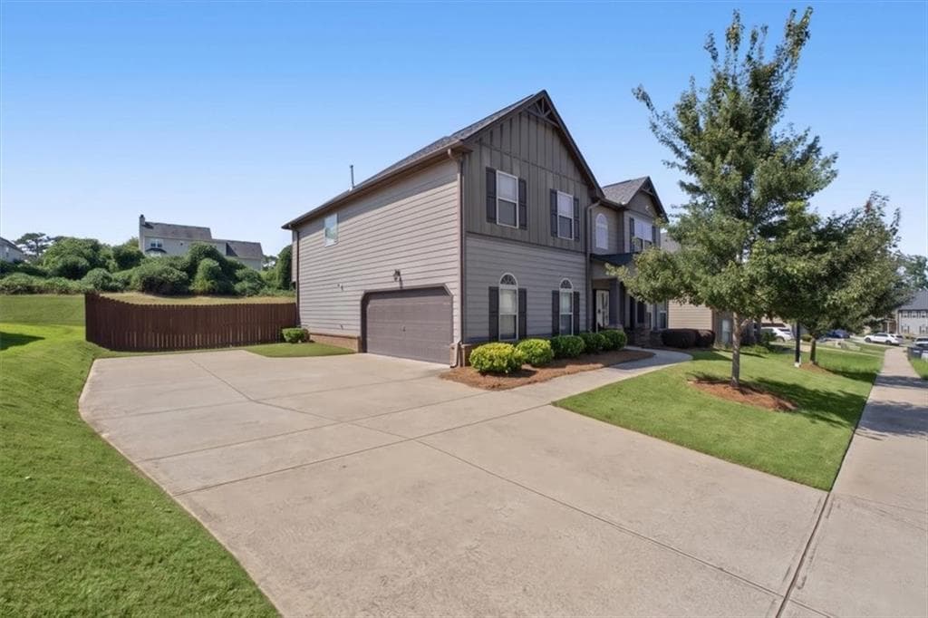 4 bedroom, 3 bathroom, 2,584 sq ft single family residence for sale at 225 Silver Ridge Road, Covington, GA 30016 — photo 2