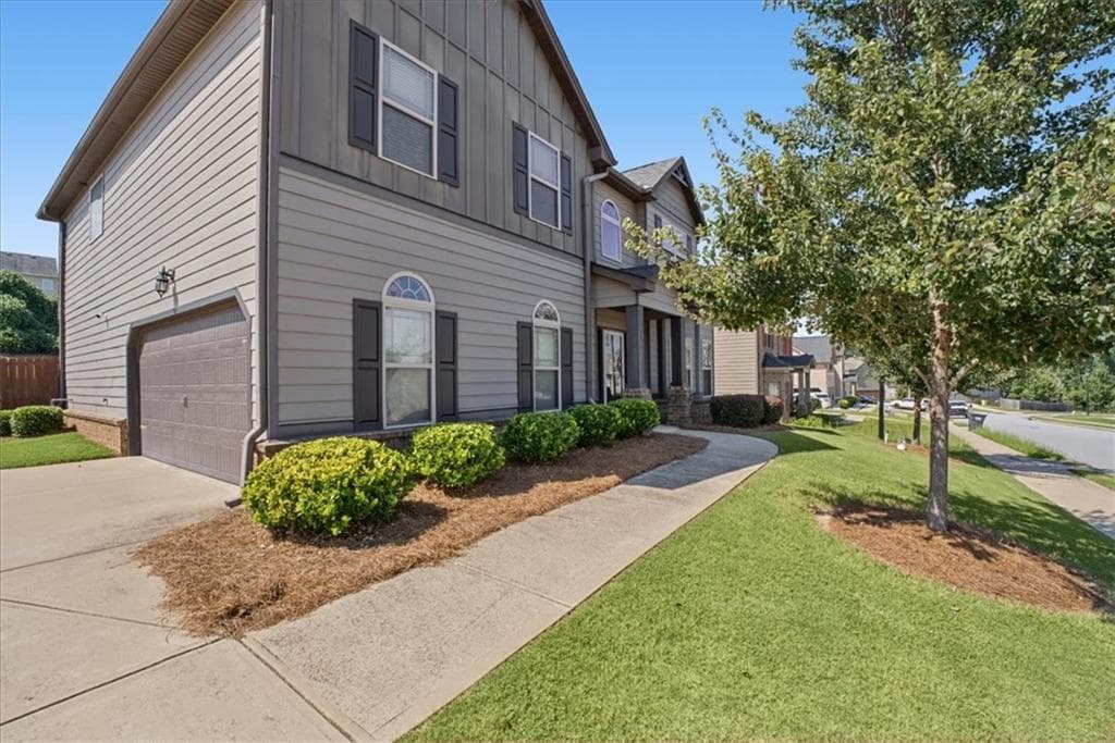 4 bedroom, 3 bathroom, 2,584 sq ft single family residence for sale at 225 Silver Ridge Road, Covington, GA 30016 — photo 4