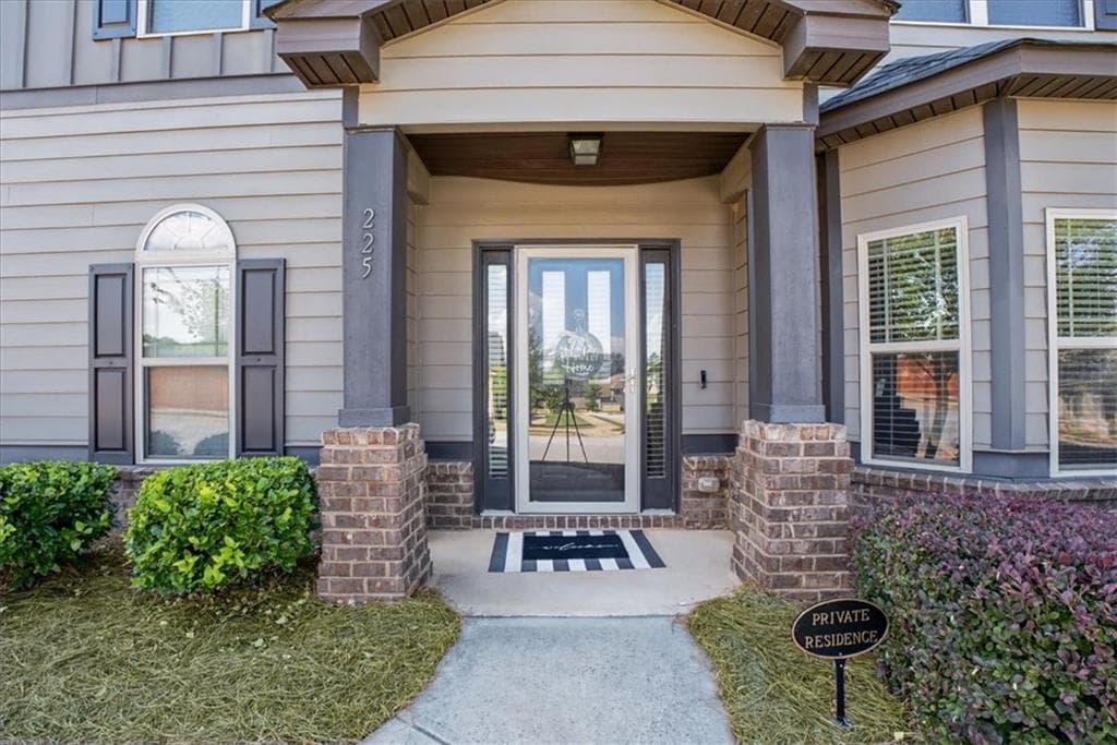 4 bedroom, 3 bathroom, 2,584 sq ft single family residence for sale at 225 Silver Ridge Road, Covington, GA 30016 — photo 5