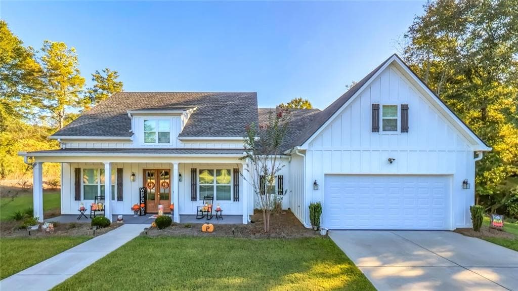 4 bedroom, 4 bathroom, 2,600 sq ft single family residence for sale at 2565 Mt Zion Road, Carrollton, GA 30117