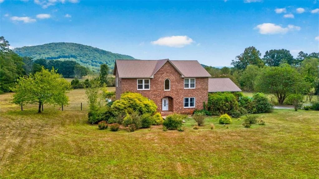 4 bedroom, 3 bathroom, 2,522 sq ft single family residence for sale at 139 Mount Zion Road, Rome, GA 30165 — photo 3
