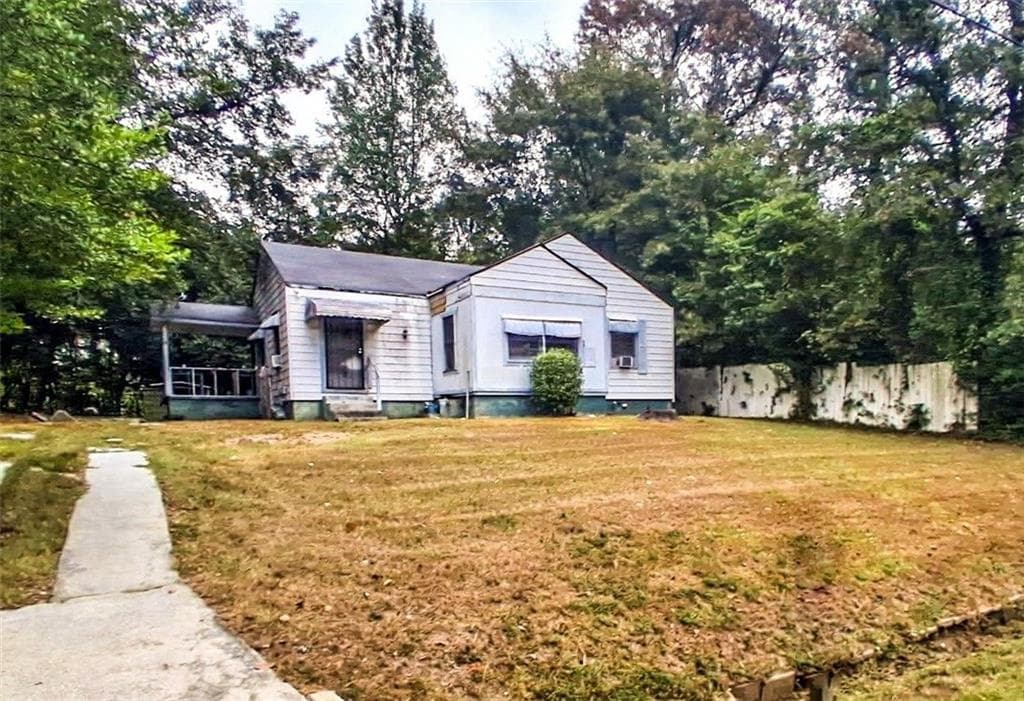 3 bedroom, 1 bathroom, 1,086 sq ft single family residence for sale at 987 Perdue Street, Macon, GA 31206