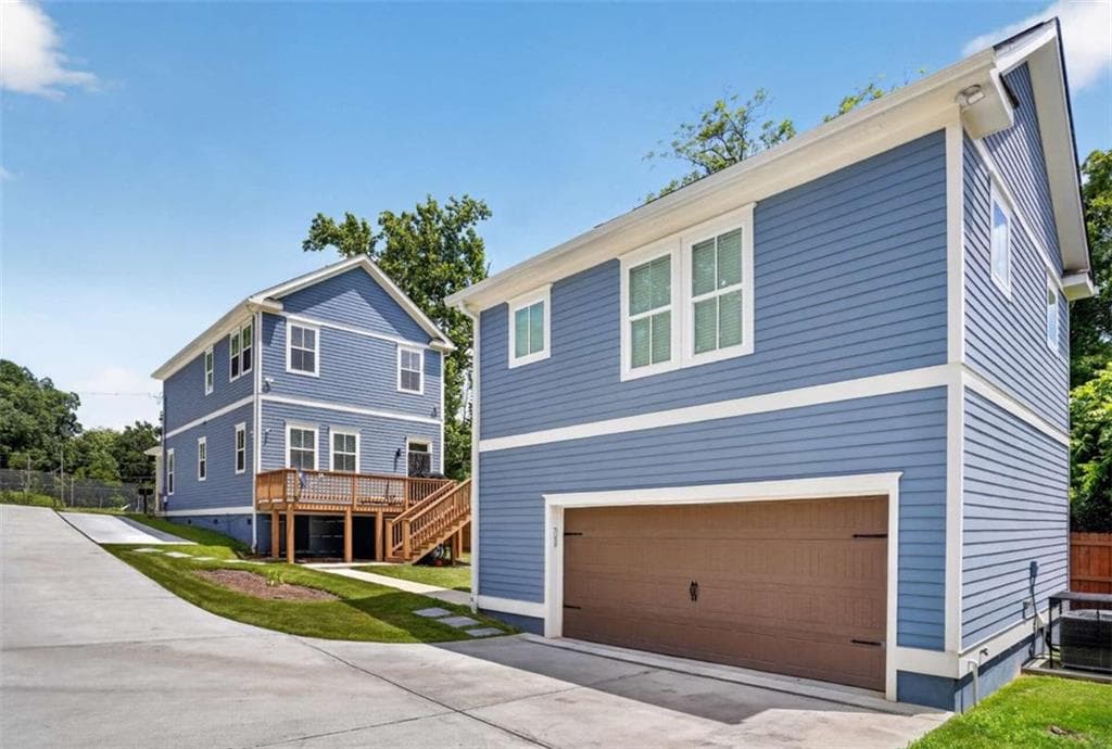 4 bedroom, 4 bathroom, 2,441 sq ft single family residence for sale at 396 Lindsay Street, Atlanta, GA 30314 — photo 2
