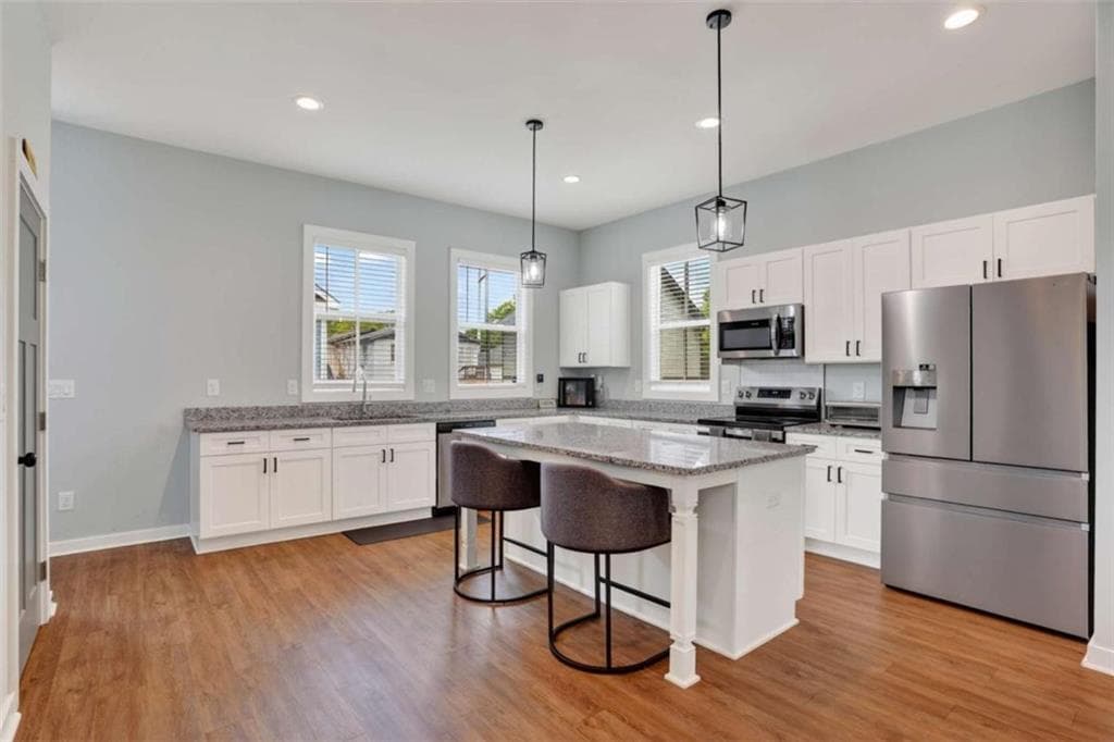 4 bedroom, 4 bathroom, 2,441 sq ft single family residence for sale at 396 Lindsay Street, Atlanta, GA 30314 — photo 4