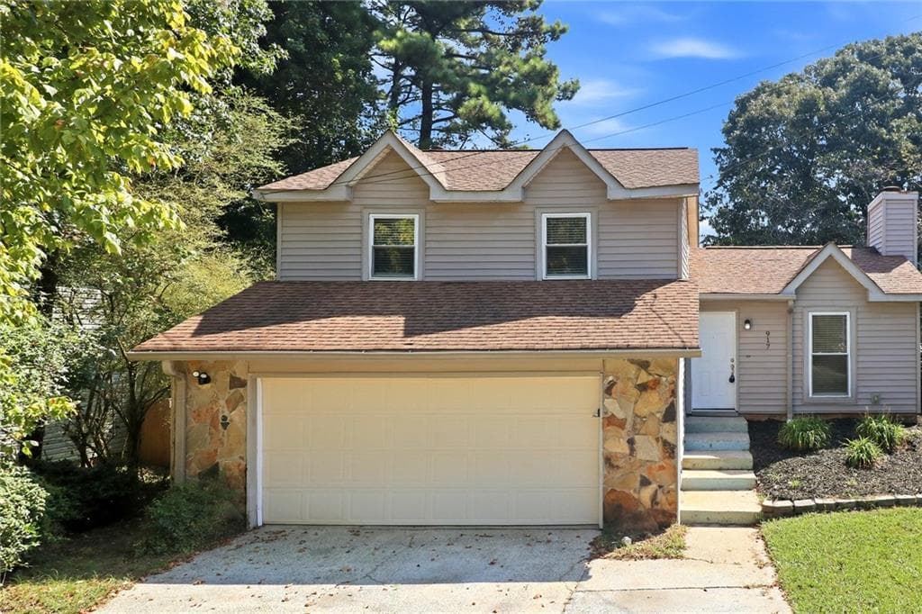 3 bedroom, 2 bathroom, 1,284 sq ft single family residence for rent at 917 Shiloh Ridge Run, Kennesaw, GA 30144 for $2,030 a month — photo 1 of 18